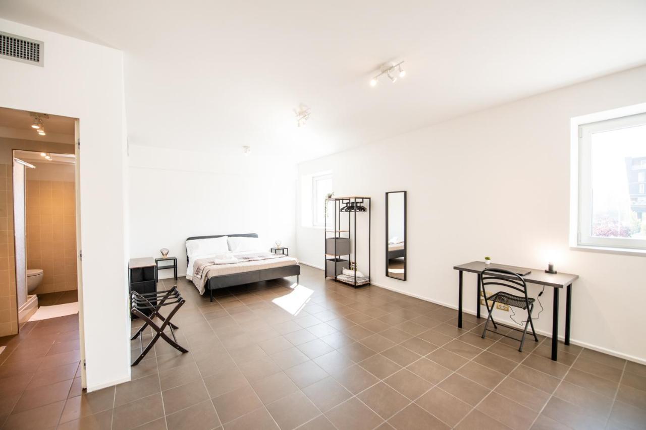 Апартаменти 350 M Dalla Stazione L Parcheggio Free L Nova Loft Парма Екстер'єр фото