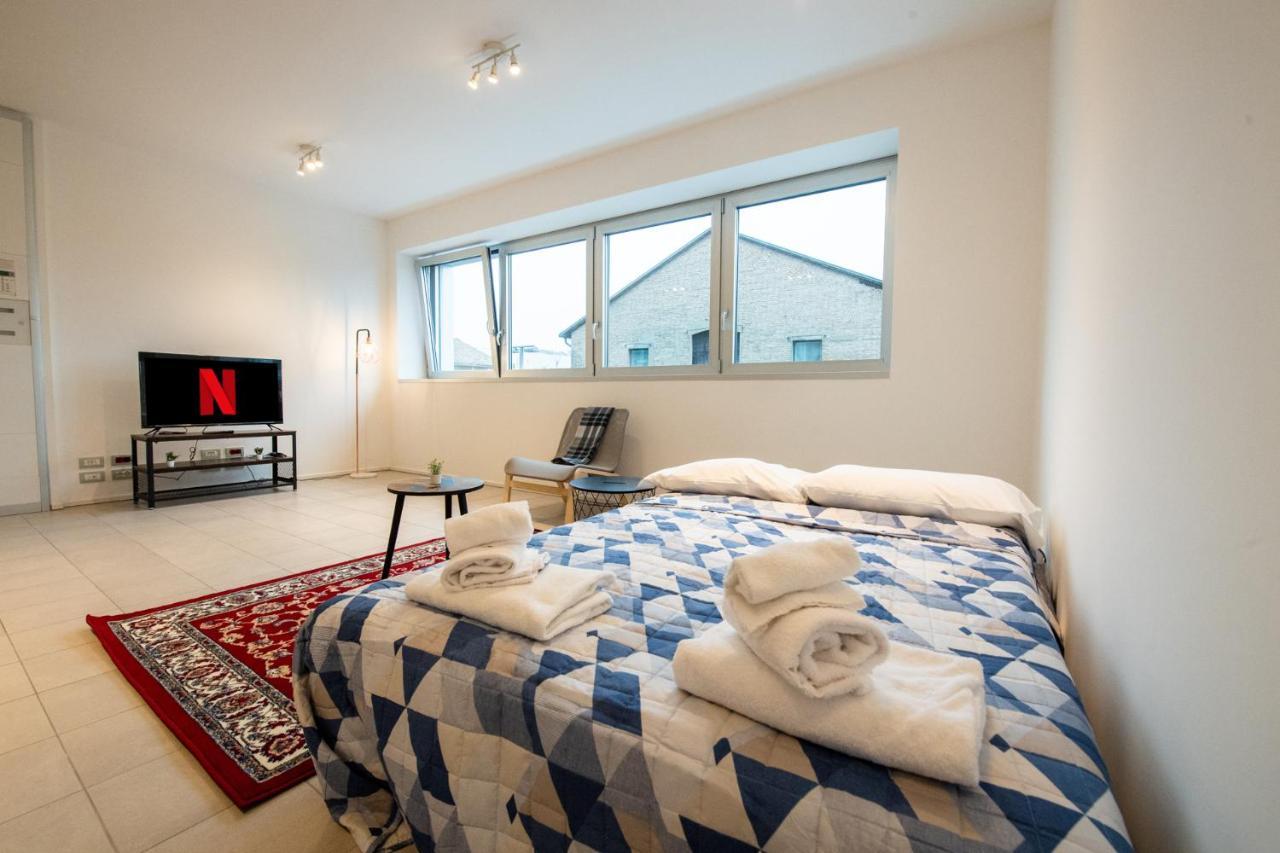 Апартаменти 350 M Dalla Stazione L Parcheggio Free L Nova Loft Парма Екстер'єр фото